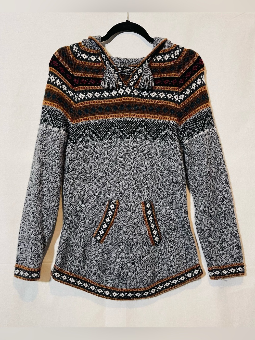 Handmade Peruvian Hooded Alpaca Blend Sweater with Patterned Yoke Pocket